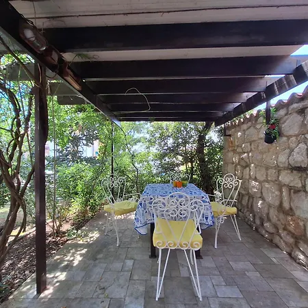 Vera Apartment